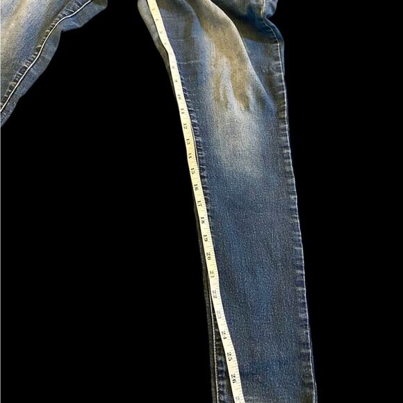 Stylish Women's Skinny Jeans in Faded Blue - Picture 4 of 5